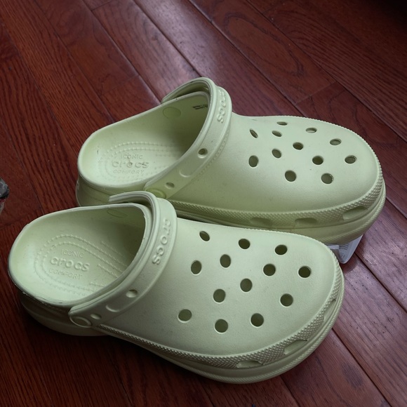 Platform Crocs - Picture 3 of 4